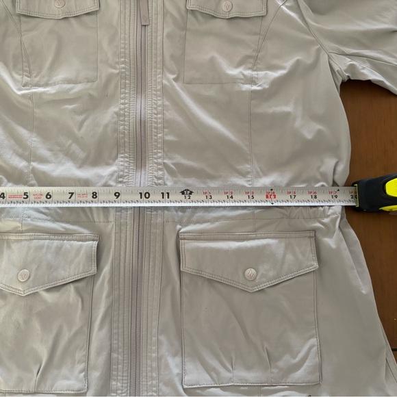 Eddie Bauer Women's Light Tan Hooded Jacket - Picture 13 of 16